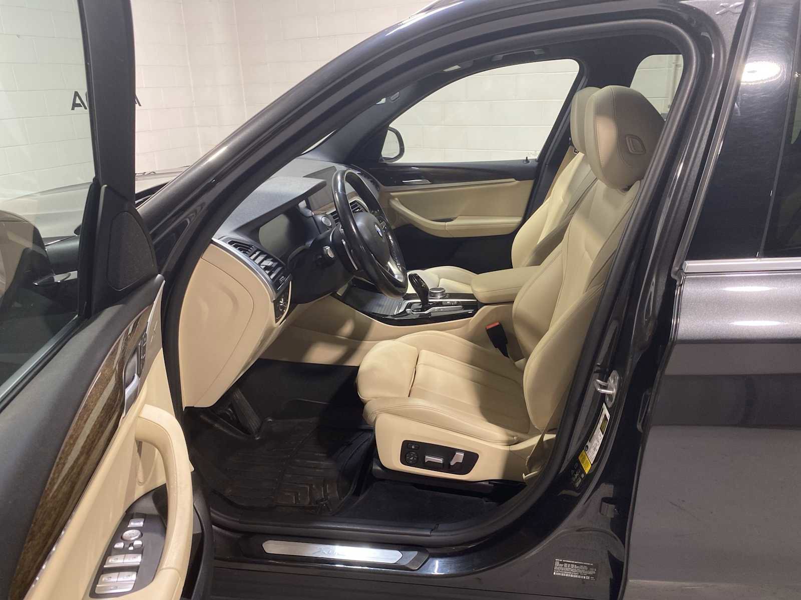 Used 2021 BMW X3 xDrive30i w/ Premium Package AWD/4WD image 2