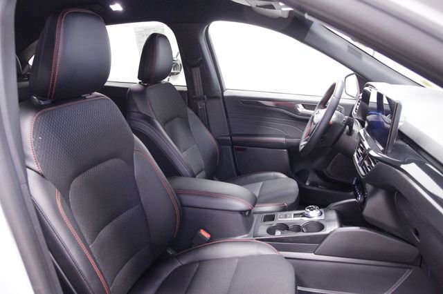 Used 2025 Ford Escape ST-Line w/ Tech Pack #1 image 12