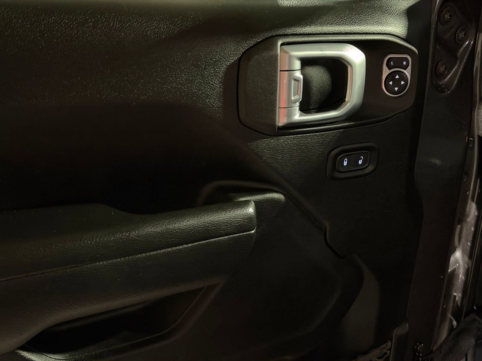 Used 2023 Jeep Wrangler Unlimited Rubicon w/ Xtreme 35 Tire Package image 13