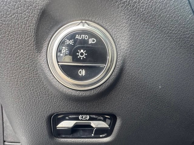 Used 2025 Mercedes-Benz CLE 450 4MATIC Coupe image 9