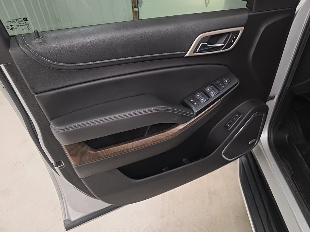 Used 2018 GMC Yukon XL Denali w/ Open Road Package AWD/4WD image 11