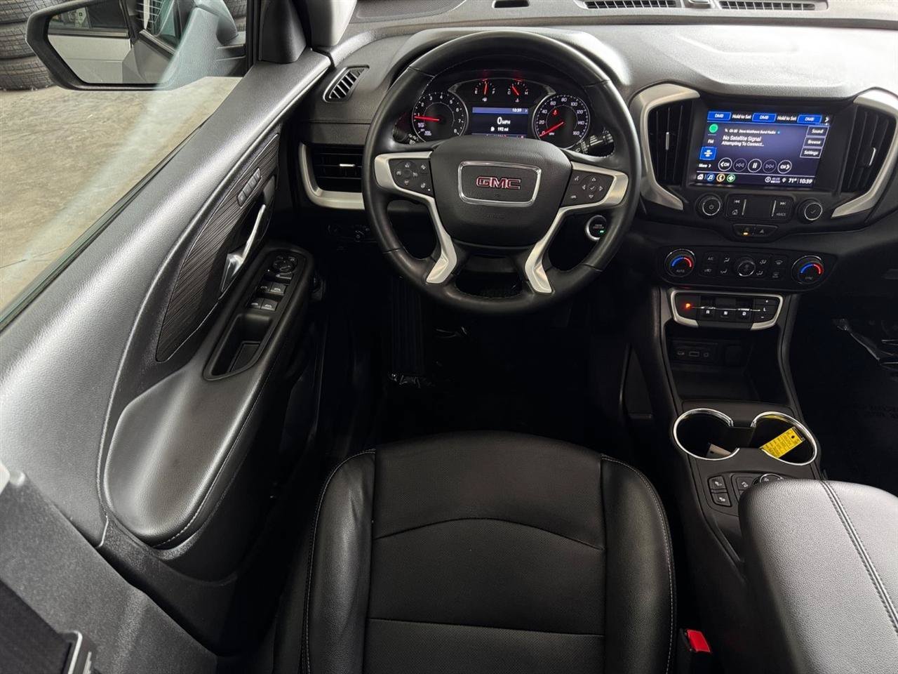 Used 2024 GMC Terrain SLT AWD/4WD image 5
