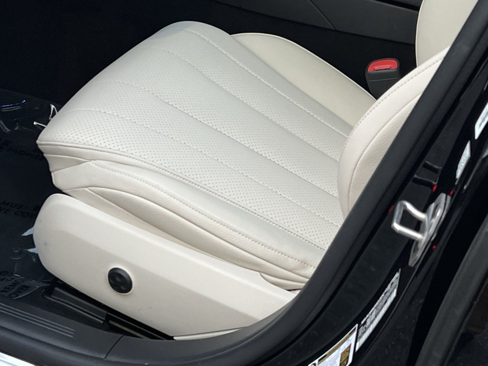 Certified 2025 Mercedes-Benz E 350 4MATIC Sedan w/ Driver Assistance Package image 19