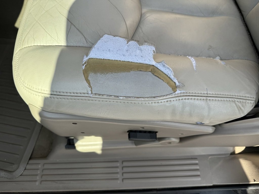 Used 2005 Chevrolet Avalanche Z71 w/ Sun And Sound Package image 19