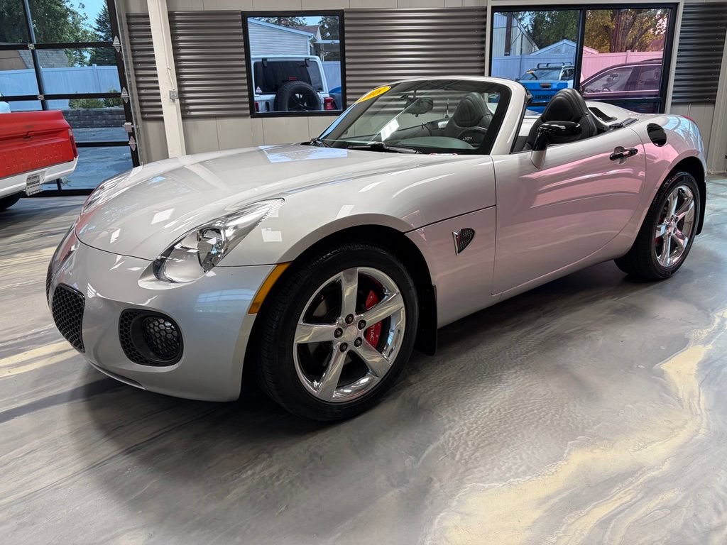 Used 2008 Pontiac Solstice GXP w/ Premium Package RWD image 32