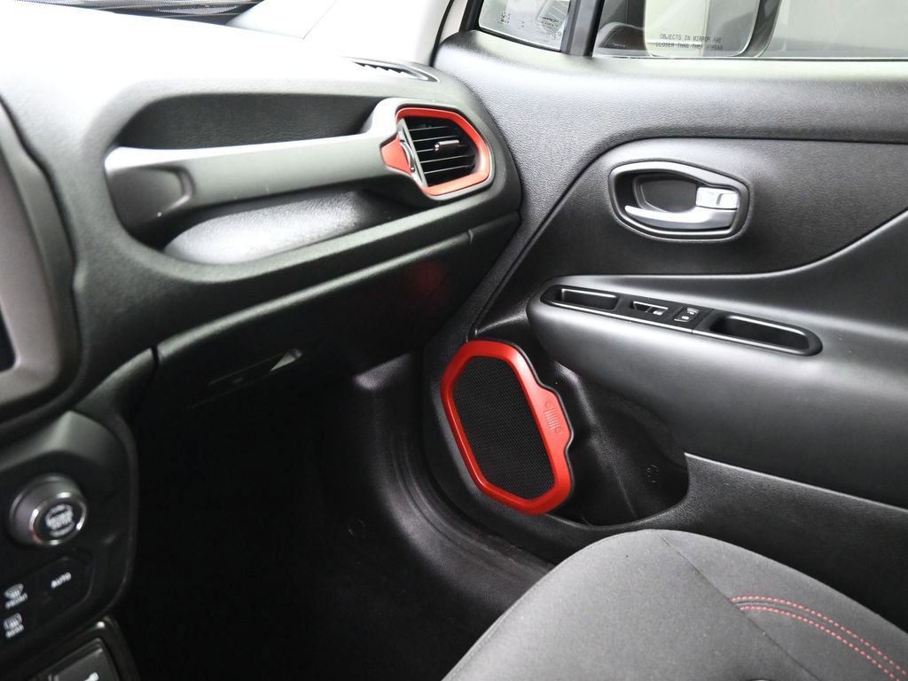 Used 2020 Jeep Renegade Trailhawk w/ UConnect 8.4 Nav Group AWD/4WD image 19