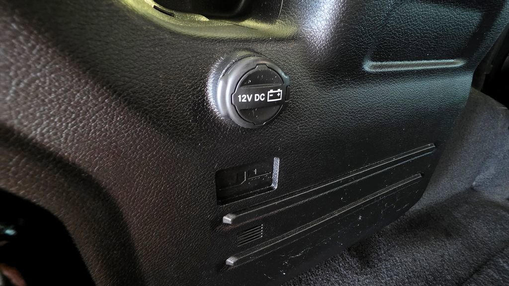 Used 2021 Jeep Wrangler Unlimited Rubicon w/ Uconnect 4C Nav & Sound Group AWD/4WD image 16