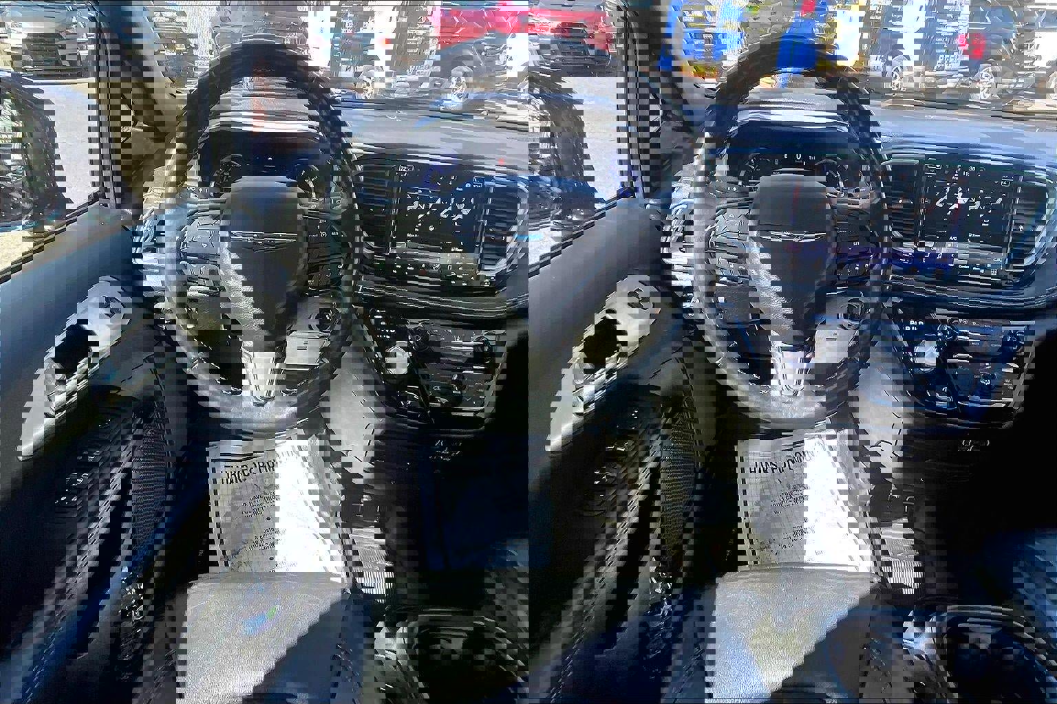 Used 2021 Chrysler Pacifica Touring-L w/ Uconnect Theater Family Group image 4