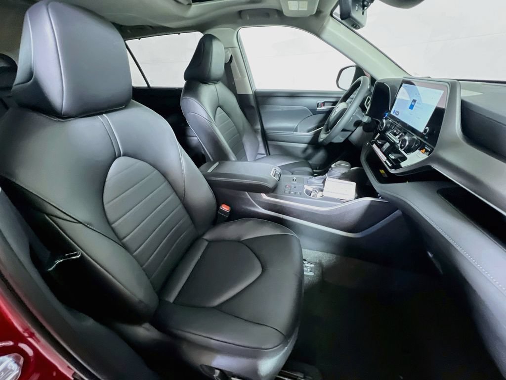 Certified 2026 Toyota Highlander XLE AWD/4WD image 22