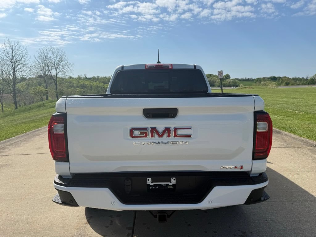 Used 2024 GMC Canyon AT4 w/ Technology Package AWD/4WD image 4