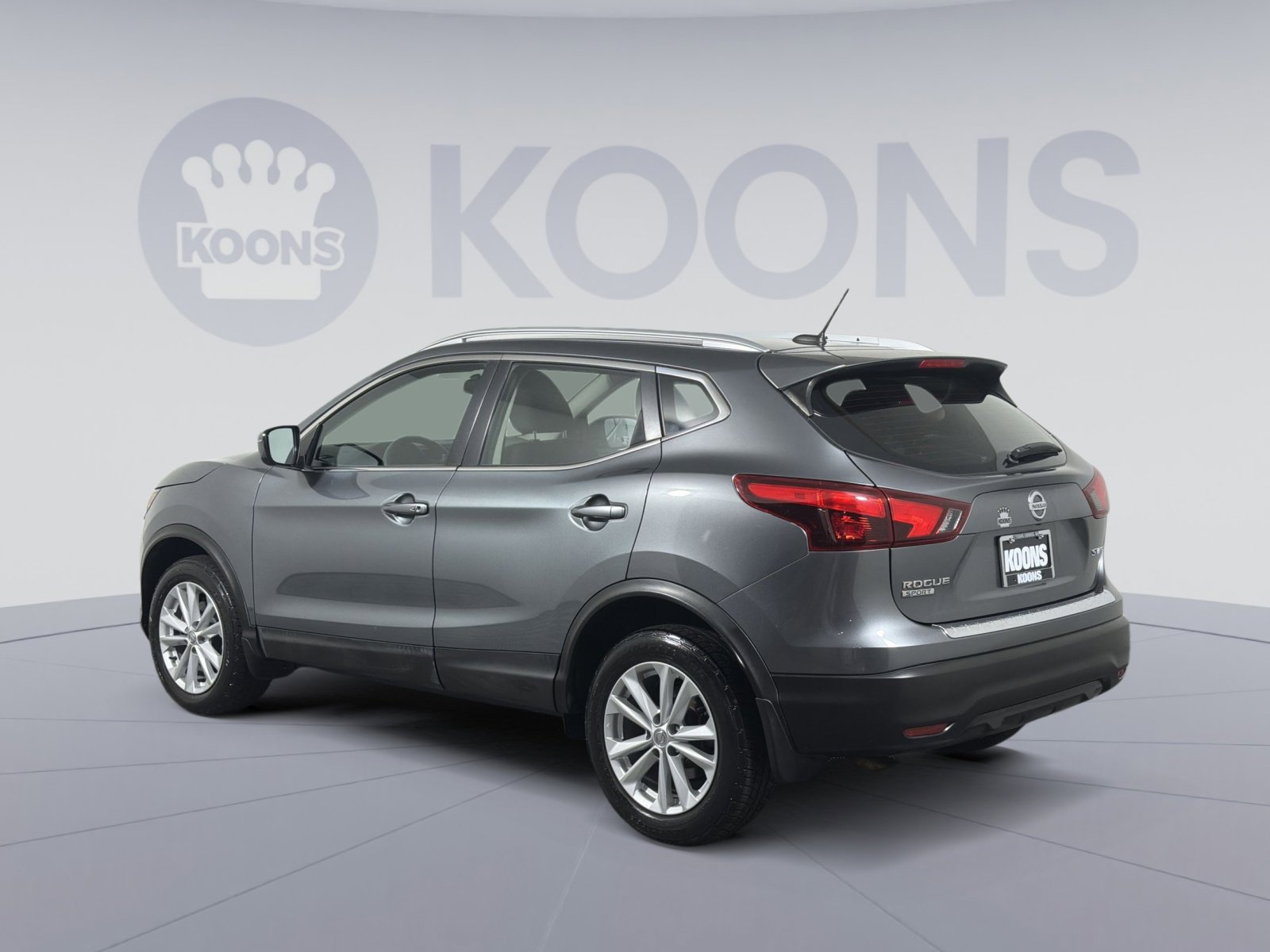 Used 2018 Nissan Rogue Sport SV image 4