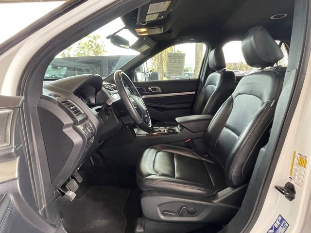 Used 2019 Ford Explorer XLT w/ Equipment Group 202A image 9