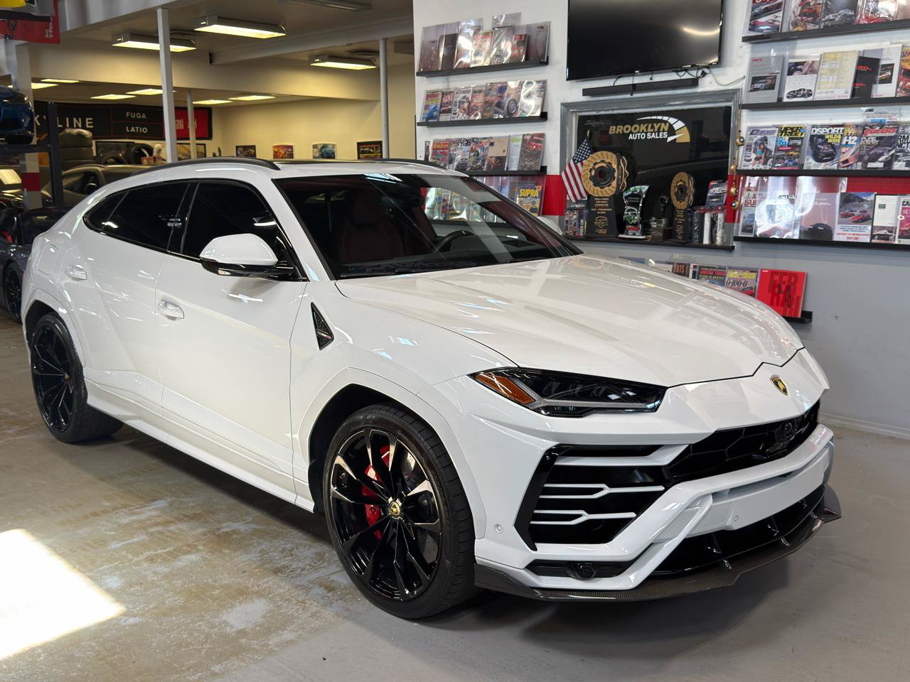 Used 2020 Lamborghini Urus AWD/4WD image 4