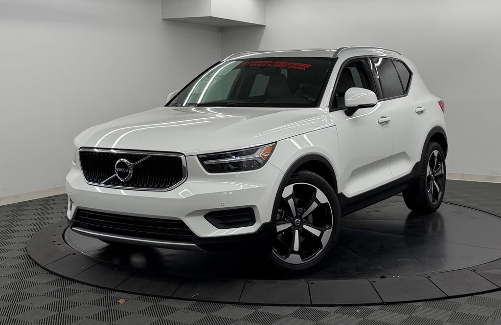Used 2020 Volvo XC40 T5 Momentum w/ Protection Package Premier AWD/4WD image 3