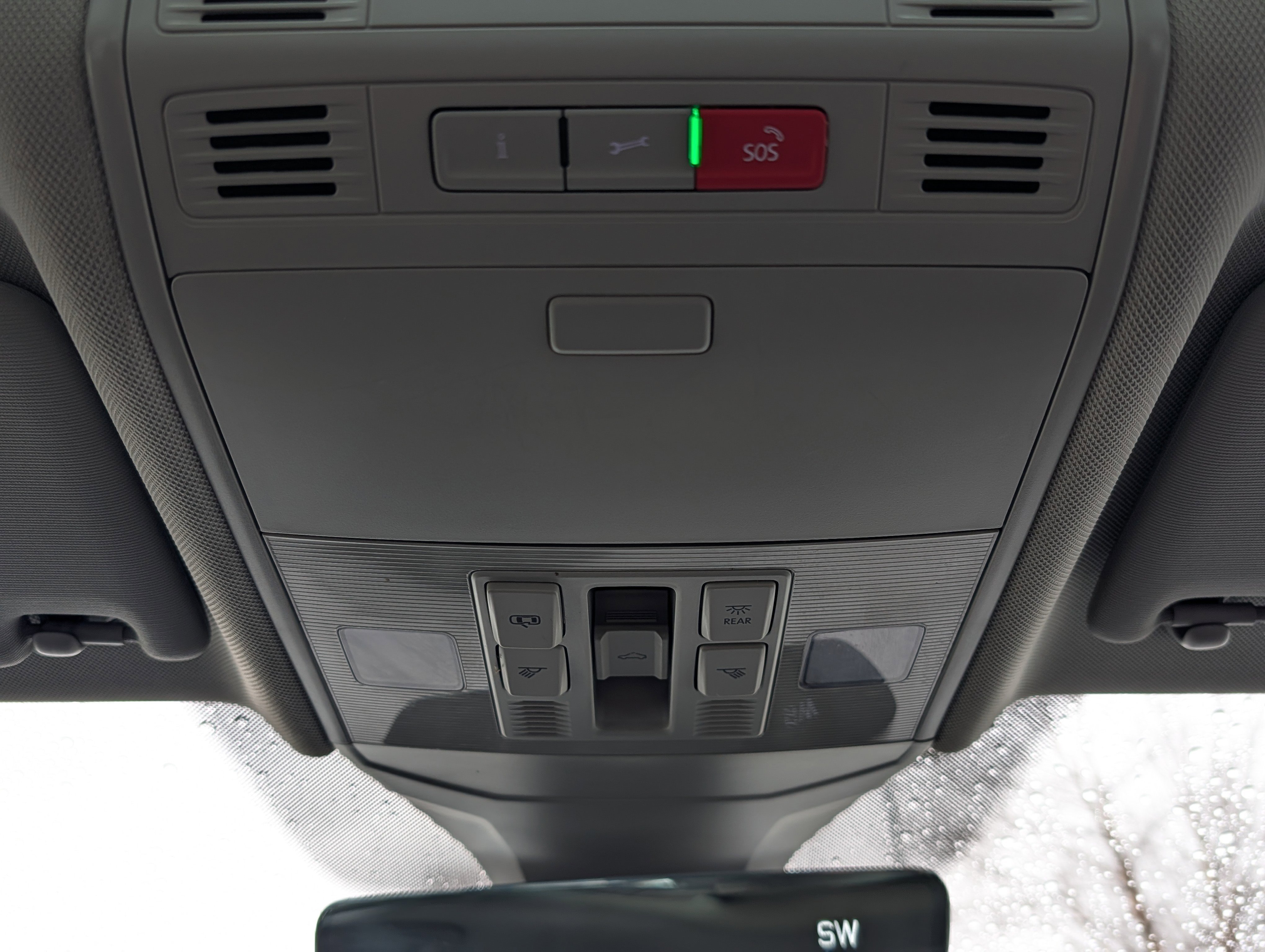 Certified 2022 Volkswagen Jetta SE w/ Panoramic Sunroof Package image 32