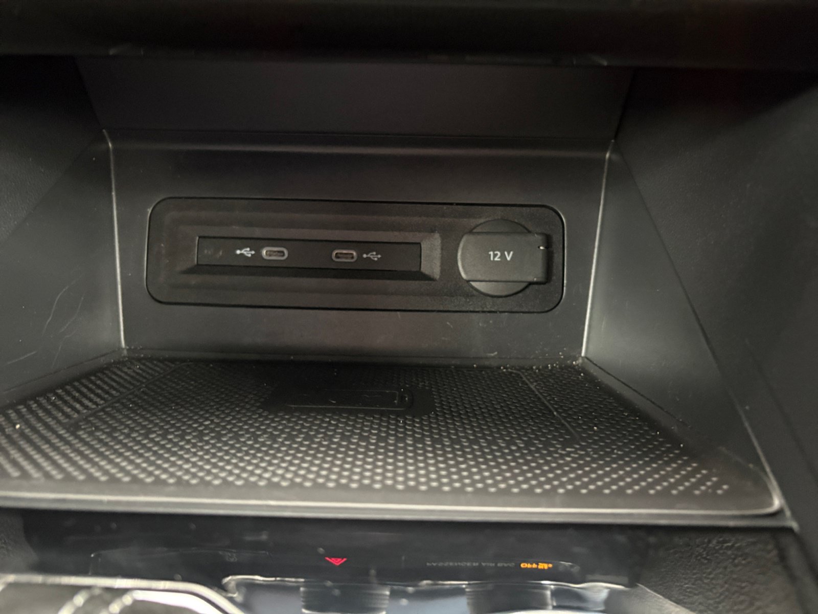 Certified 2023 Volkswagen Atlas Cross Sport SEL R-Line AWD/4WD image 19