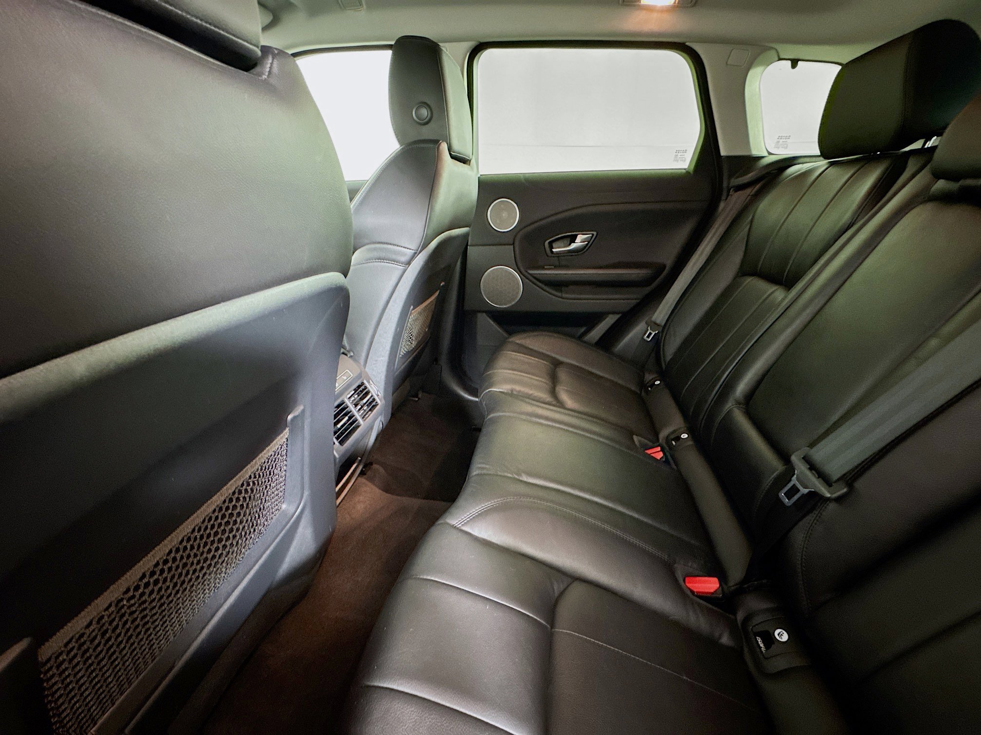 Used 2017 Land Rover Range Rover Evoque SE image 24