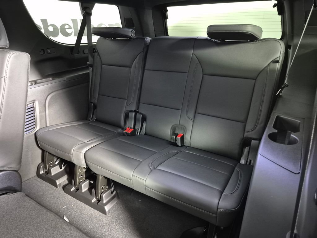 New 2026 Chevrolet Suburban LT image 23