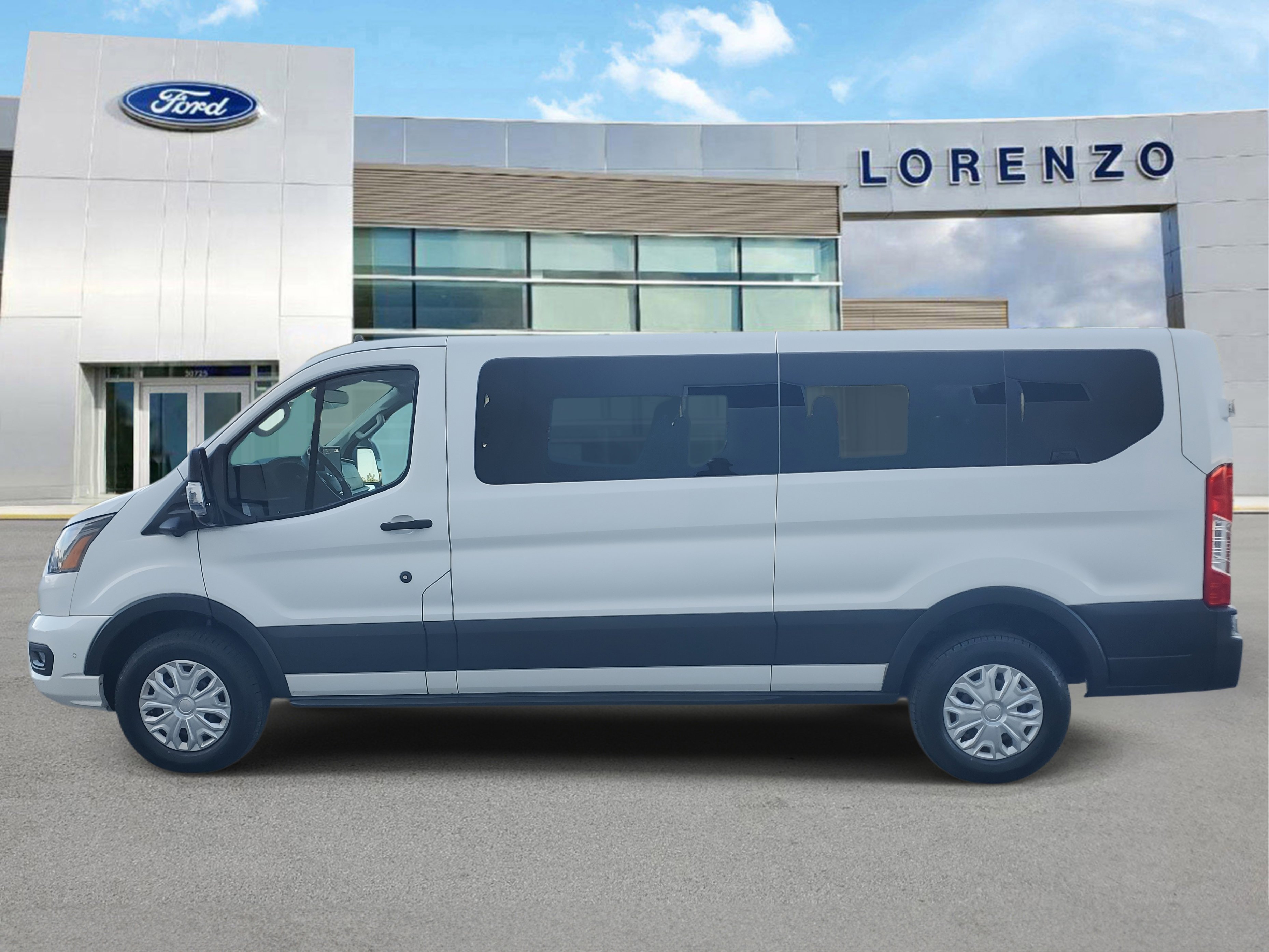 Used 2023 Ford Transit 350 XLT image 8
