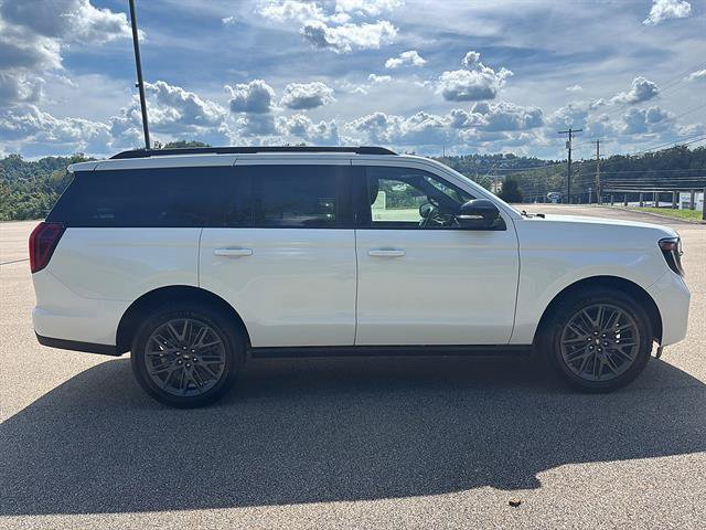 New 2027 Ford Expedition Platinum w/ Stealth Appearance Package AWD/4WD image 5