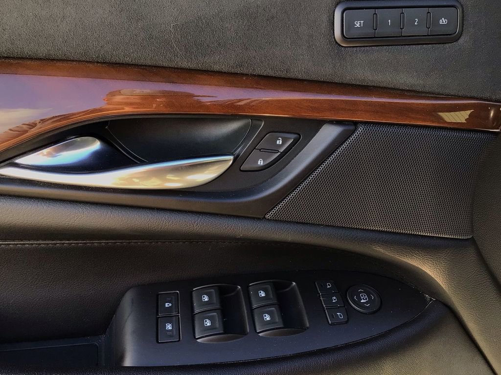 Used 2019 Cadillac Escalade Premium Luxury w/ Escalade Sport Edition image 24