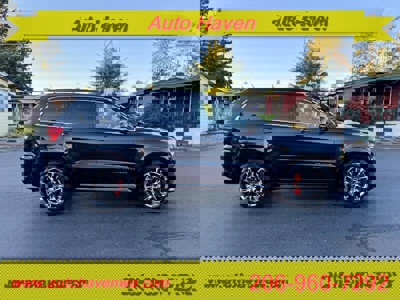 Used 2012 Jeep Grand Cherokee SRT8 w/ Luxury Group II image 4