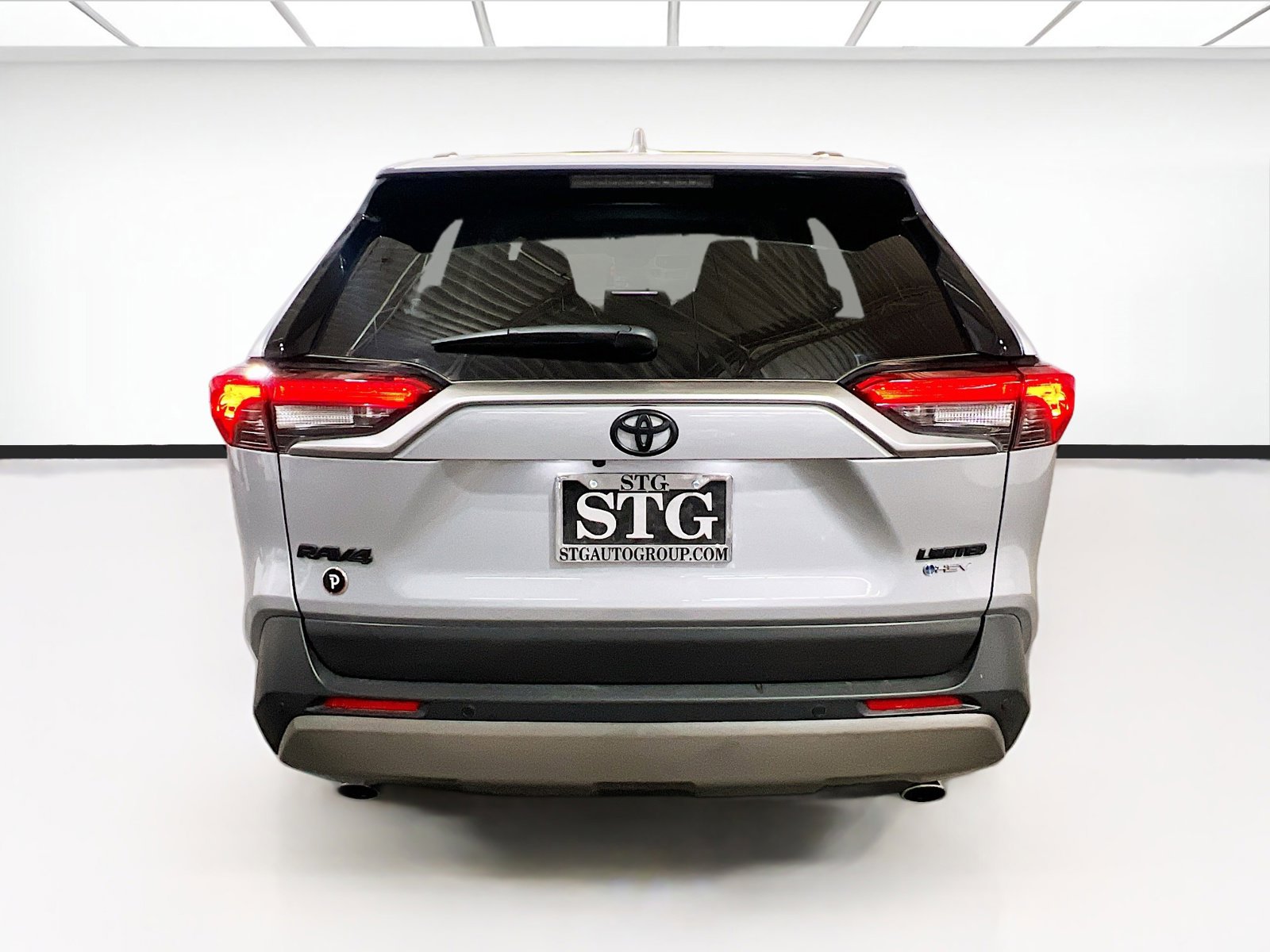 Used 2025 Toyota RAV4 Limited w/ Weather Package image 5