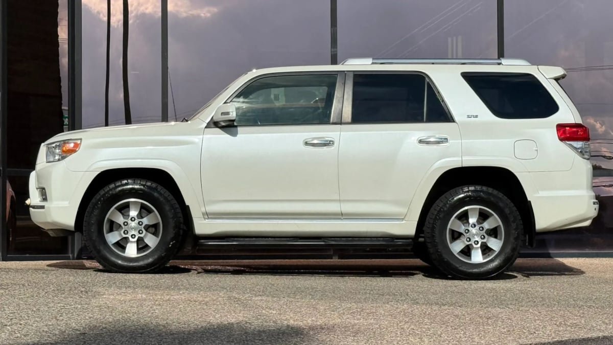 Used 2012 Toyota 4Runner SR5 w/ Premium Pkg AWD/4WD image 5