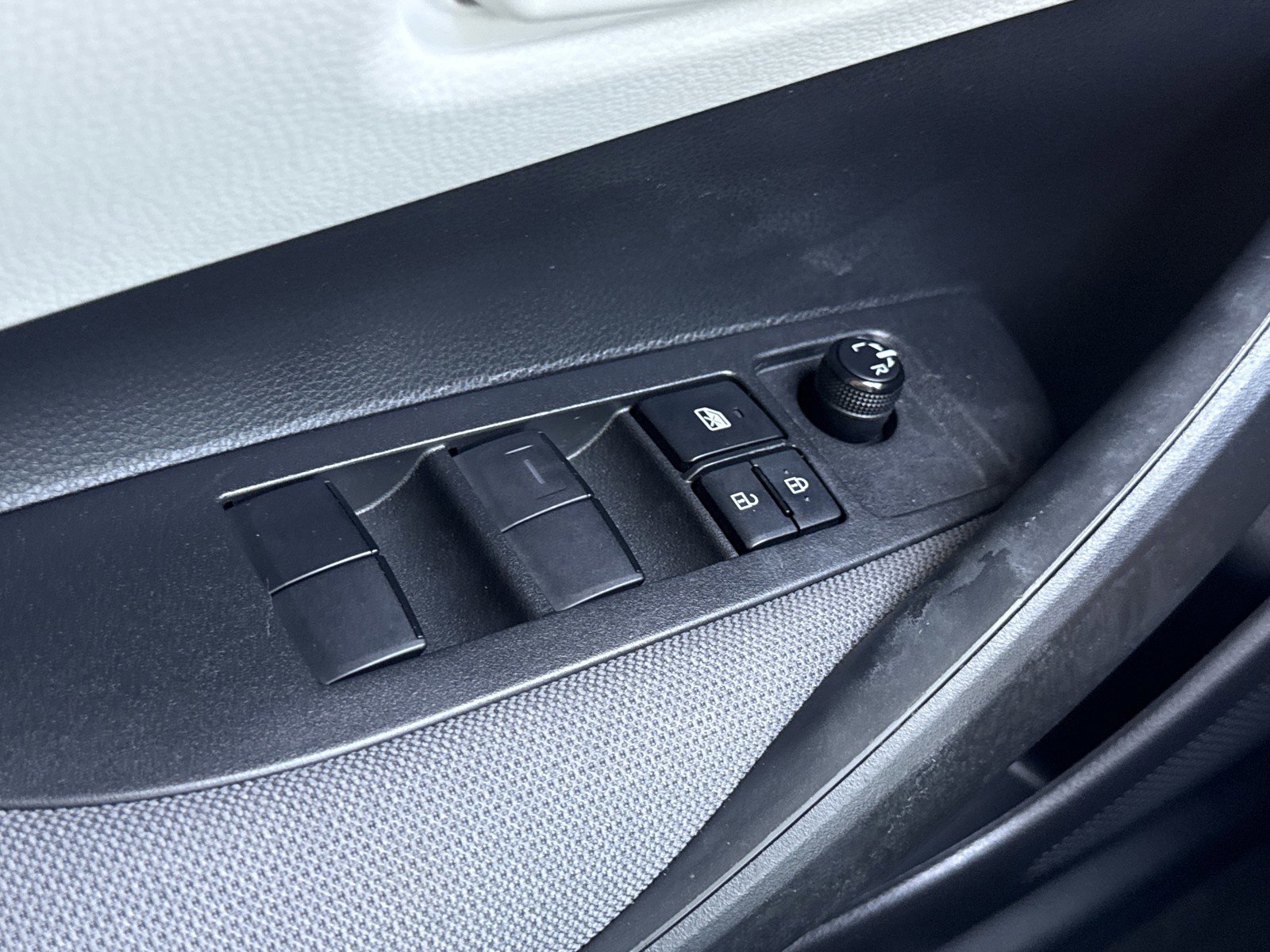 Used 2024 Toyota Corolla LE w/ LE Convenience Package image 13