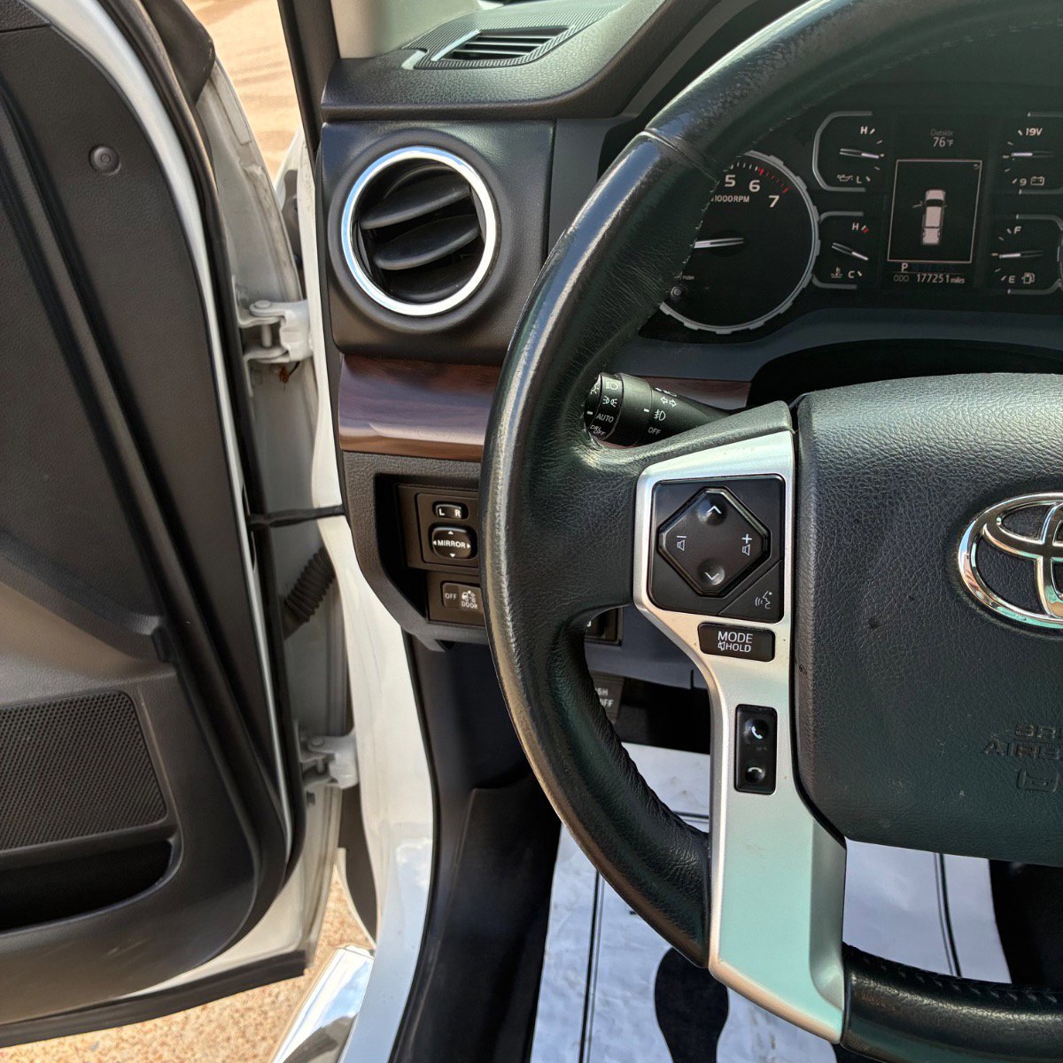 Used 2018 Toyota Tundra Limited image 13