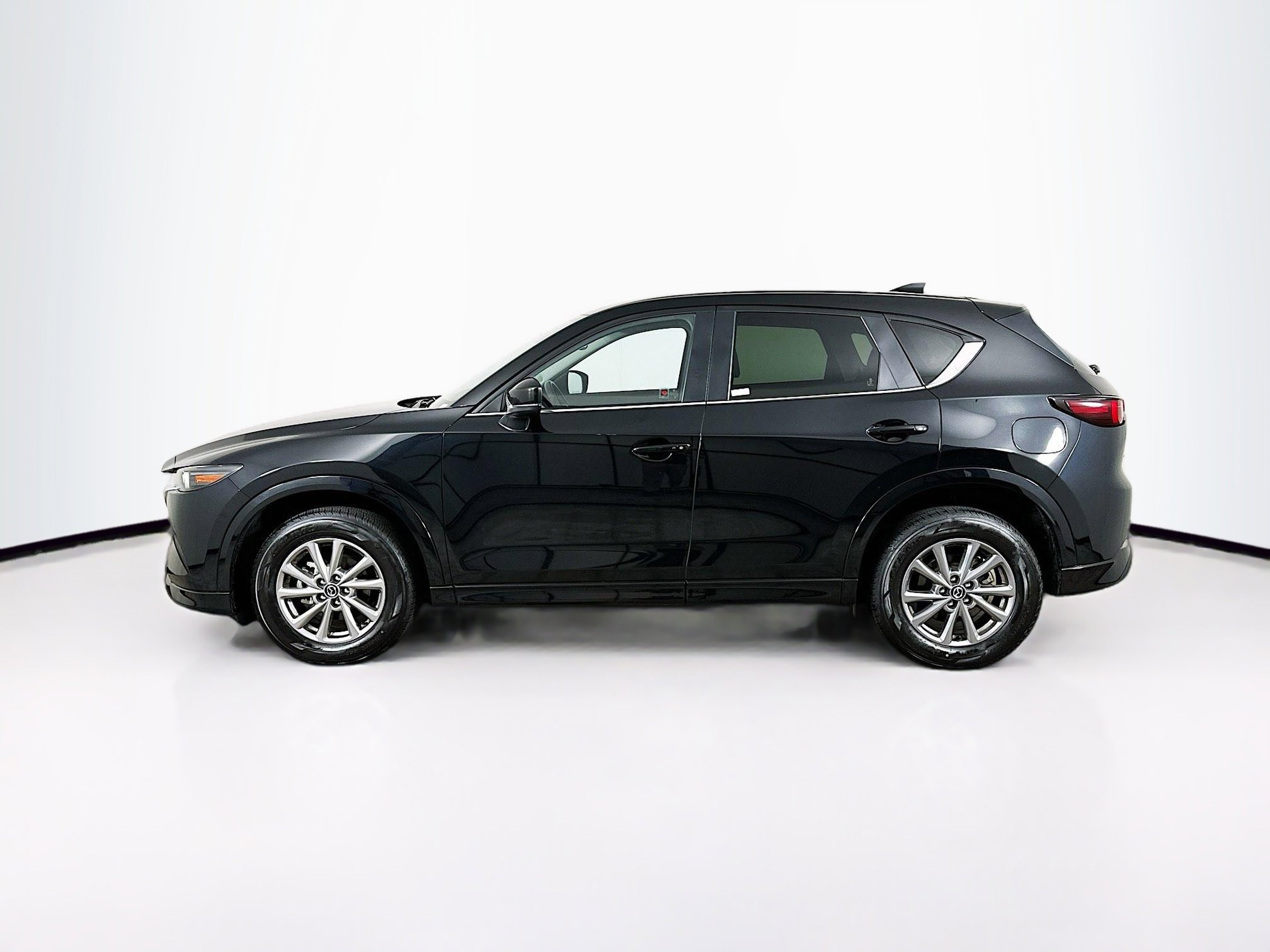 Used 2025 MAZDA CX-5 AWD 2.5 S w/ Preferred Package image 4