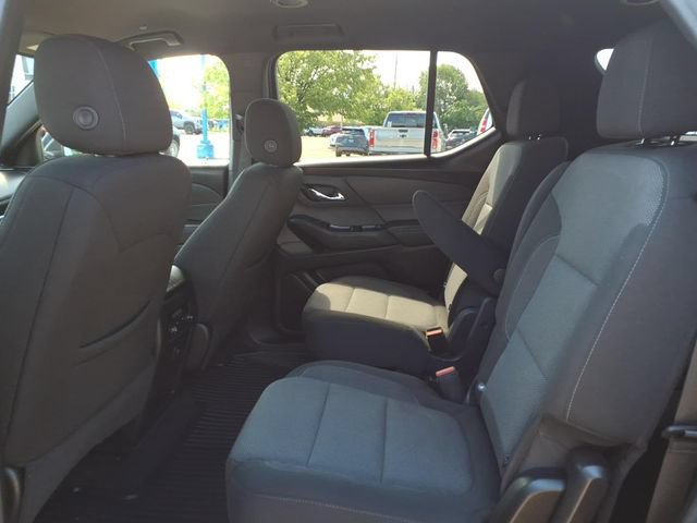 Used 2022 Chevrolet Traverse LT w/ LPO, Blackout Package AWD/4WD image 10
