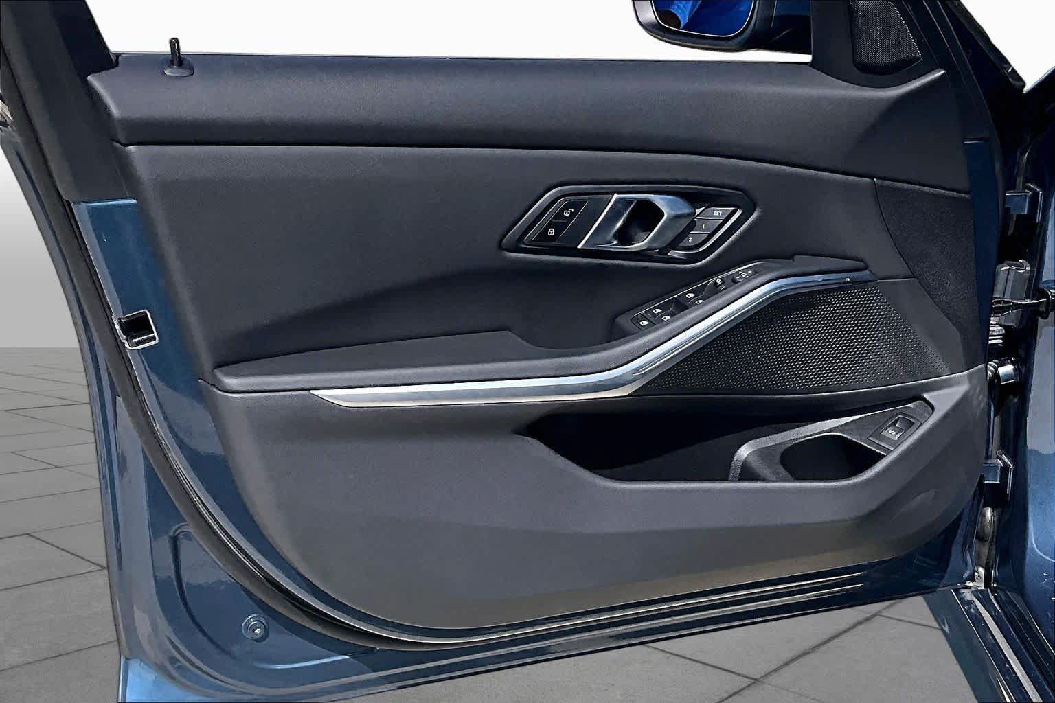 Used 2025 BMW 330i Sedan RWD image 23