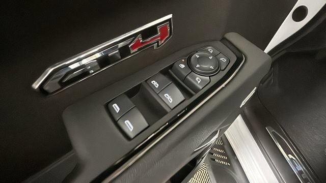 Used 2025 GMC Sierra 1500 AT4 w/ AT4 Premium Package AWD/4WD image 10