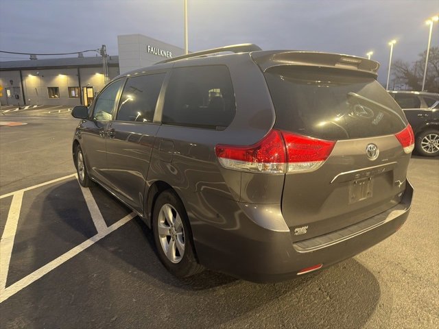 Used 2014 Toyota Sienna LE image 7
