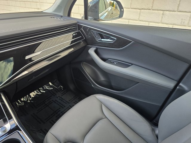 Used 2025 Audi Q7 3.0T Premium Plus image 30