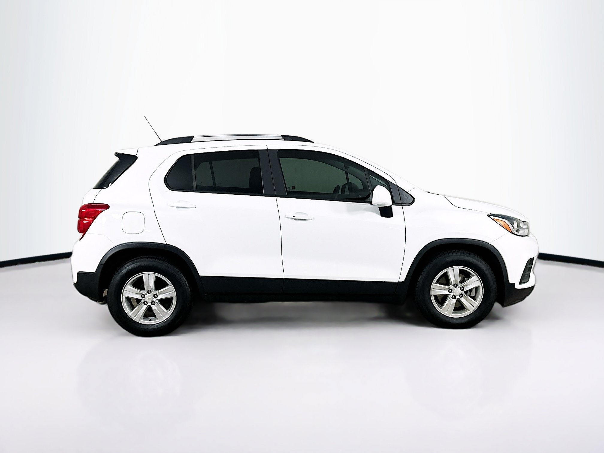 Used 2022 Chevrolet Trax LT w/ LT Convenience Package FWD image 10