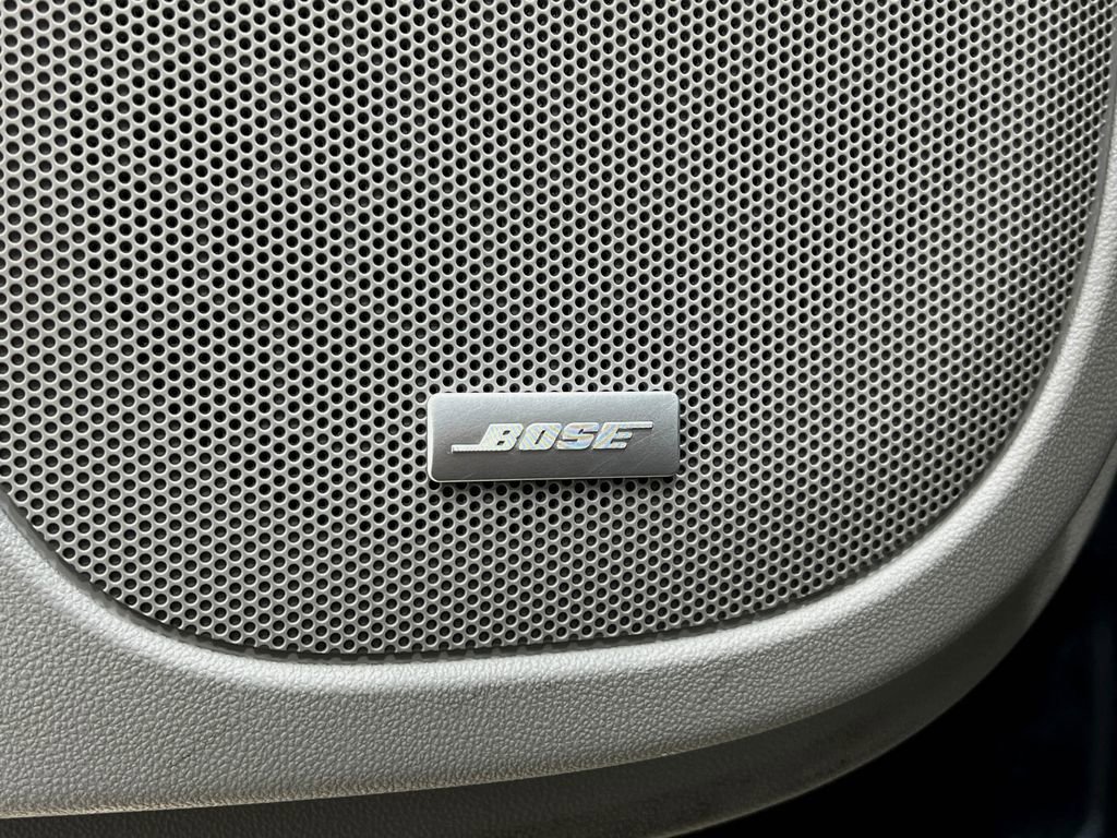 Used 2019 GMC Acadia SLT image 17