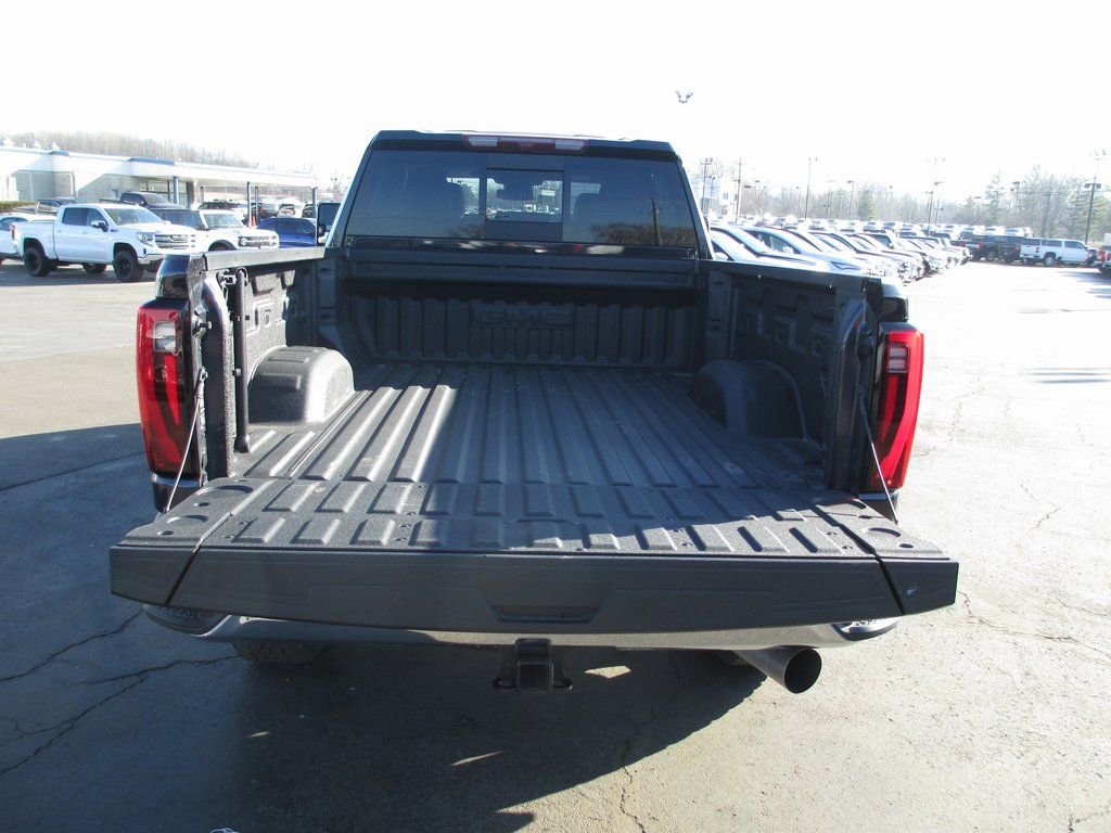 Used 2025 GMC Sierra 2500 SLT w/ SLT Premium Package image 8
