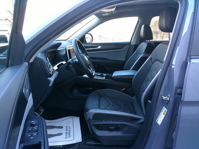 Used 2024 Volkswagen Atlas Peak Edition SEL AWD/4WD image 24