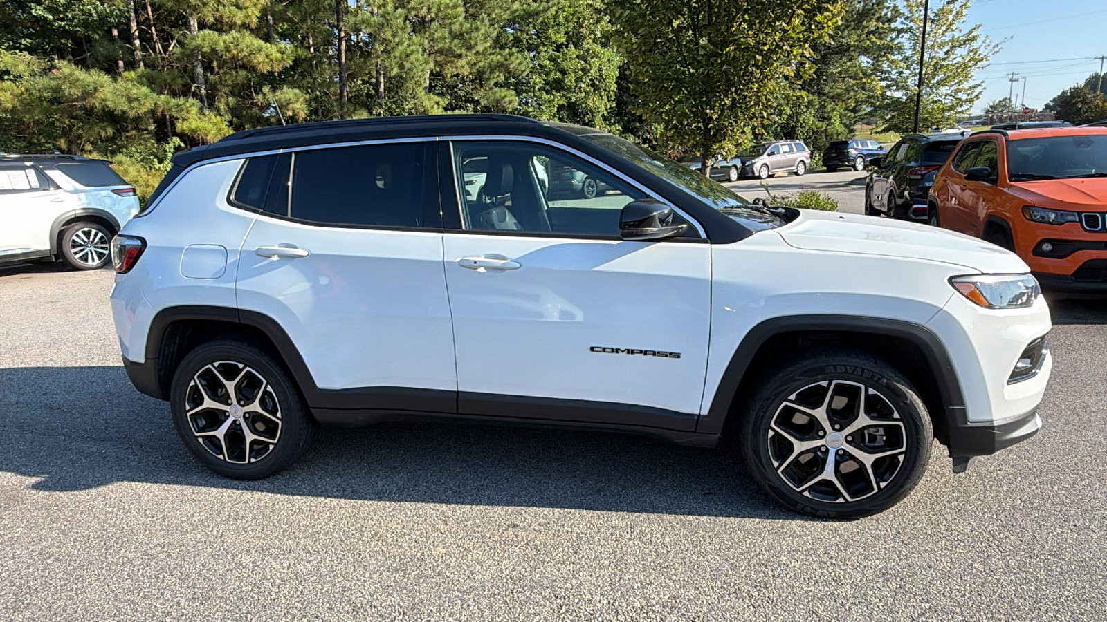 Used 2024 Jeep Compass Limited AWD/4WD image 7