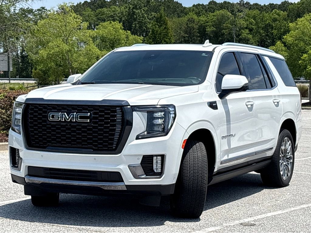 Used 2023 GMC Yukon Denali Ultimate AWD/4WD image 3
