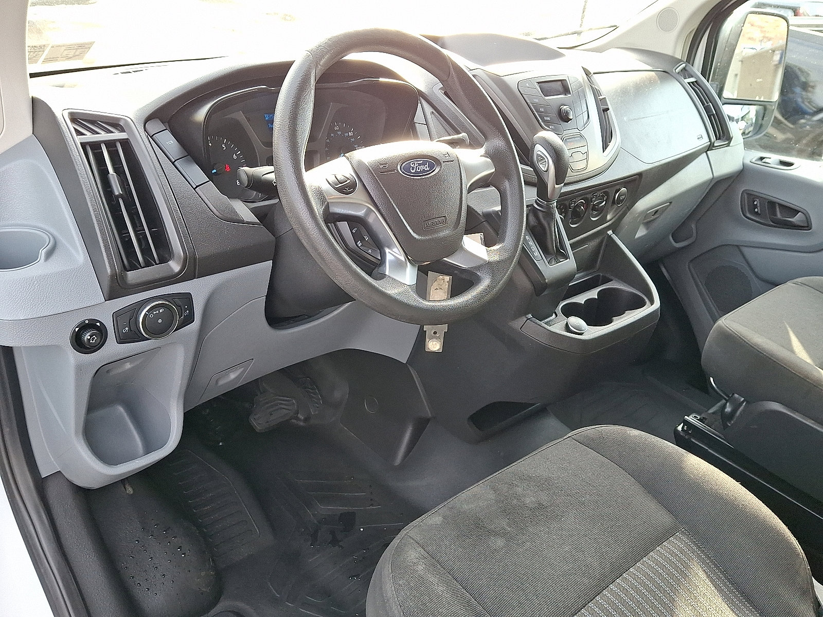 Certified 2019 Ford Transit 250 130 Low Roof w/ Exterior Upgrade Package image 13