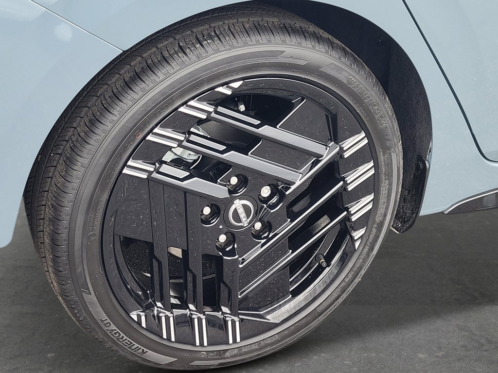 New 2027 Nissan Sentra SR w/ Floor Mat Package FWD image 9