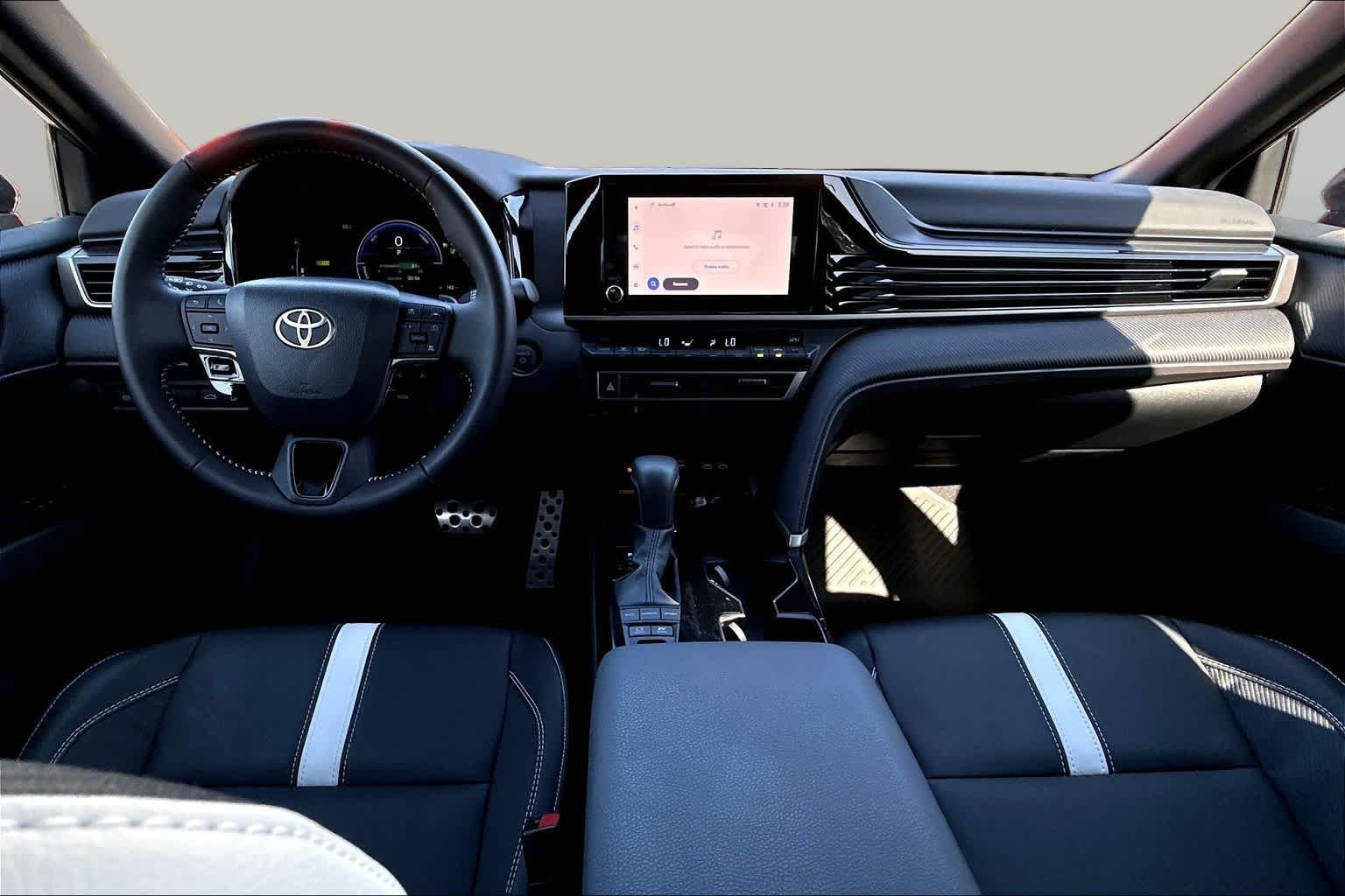 Used 2026 Toyota Camry SE FWD image 15