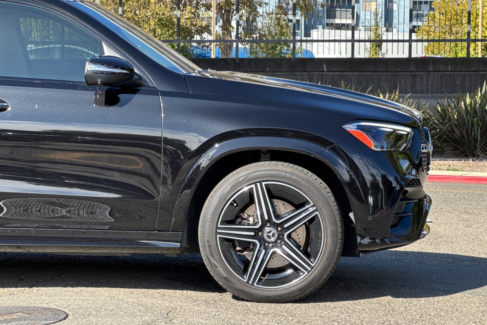Used 2024 Mercedes-Benz GLE 450e 4MATIC image 10