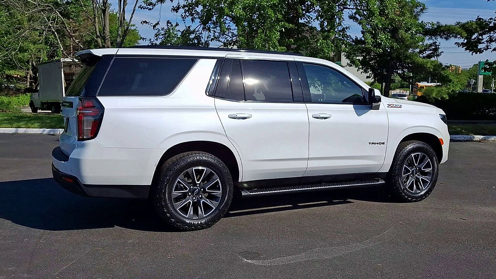 Certified 2023 Chevrolet Tahoe Z71 w/ Luxury Package AWD/4WD image 3