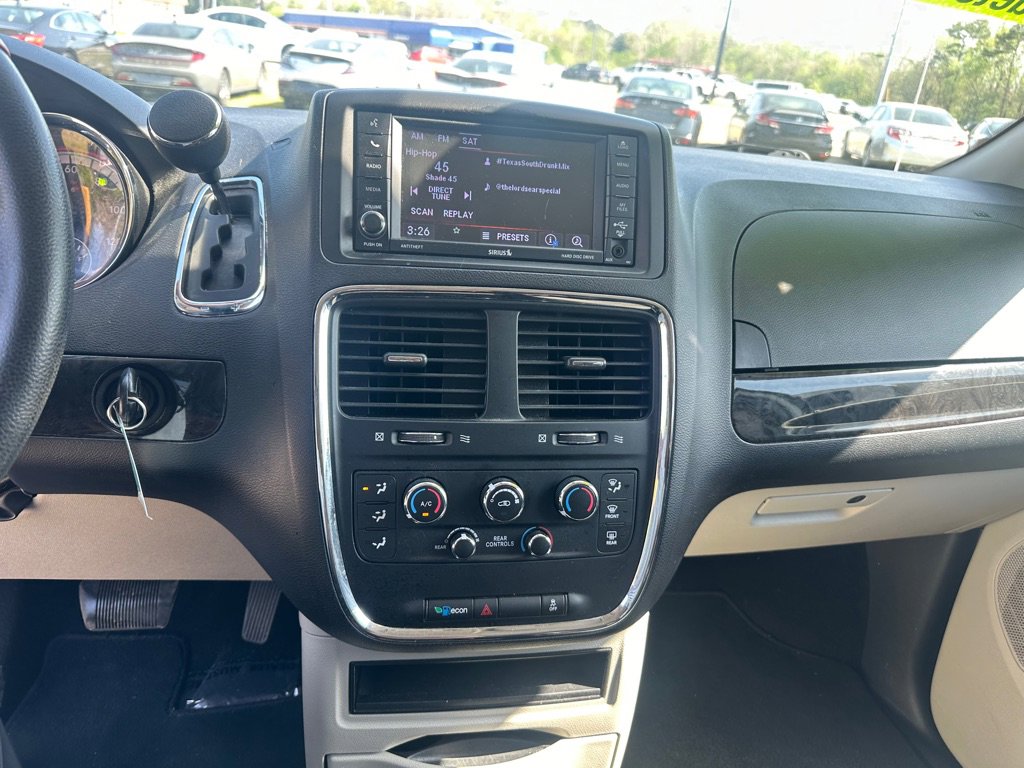 Used 2019 Dodge Grand Caravan SE w/ UConnect Hands-Free Group image 14