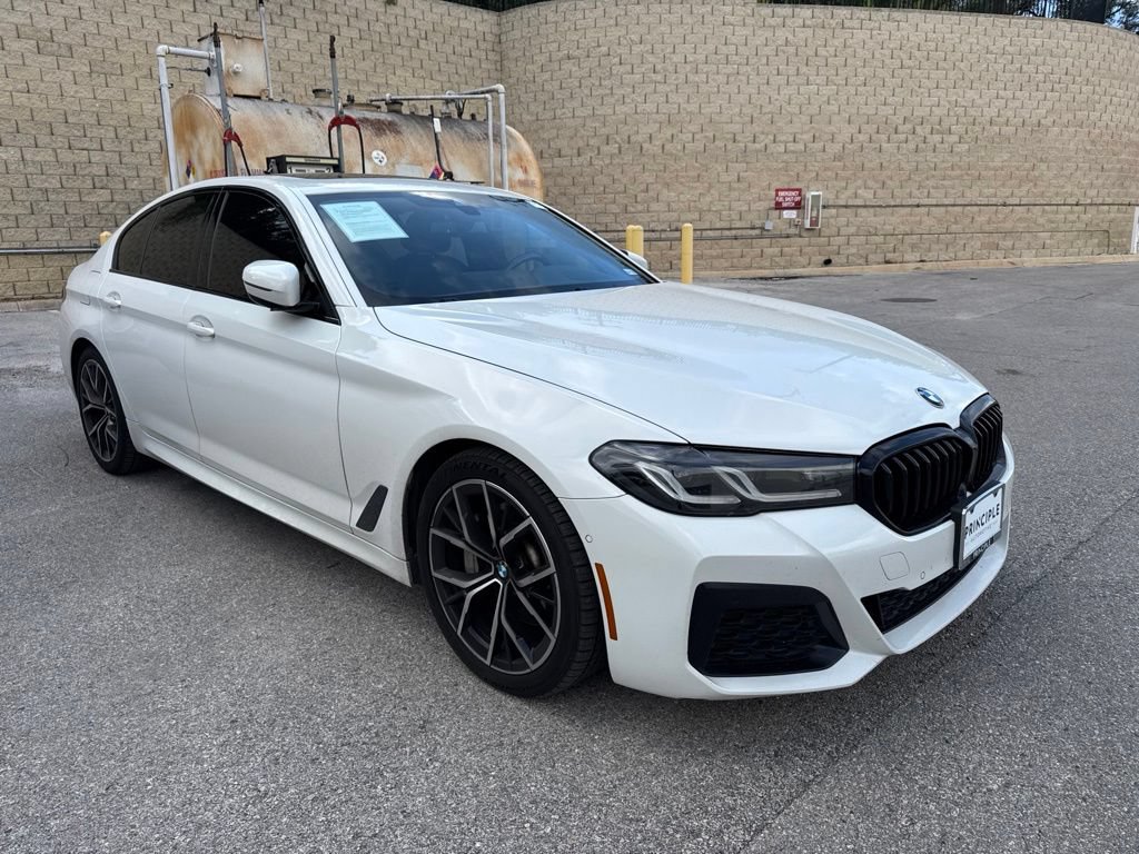 Used 2021 BMW 530i xDrive w/ M Sport Package AWD/4WD image 4