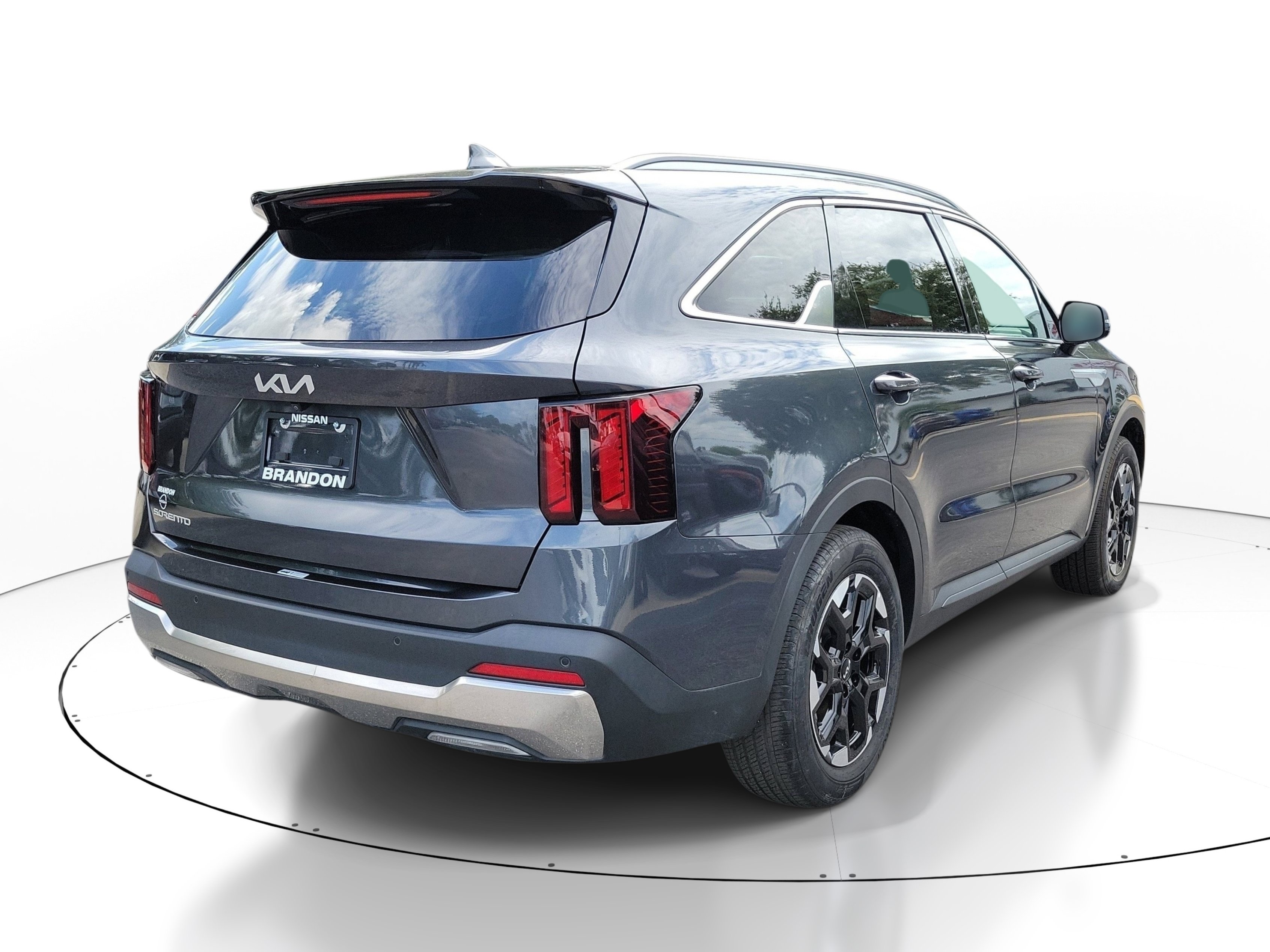 Used 2024 Kia Sorento S FWD image 8
